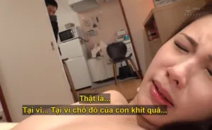 Bà xã dâm hào hứng được ngậm nhiều dương vật một lúc