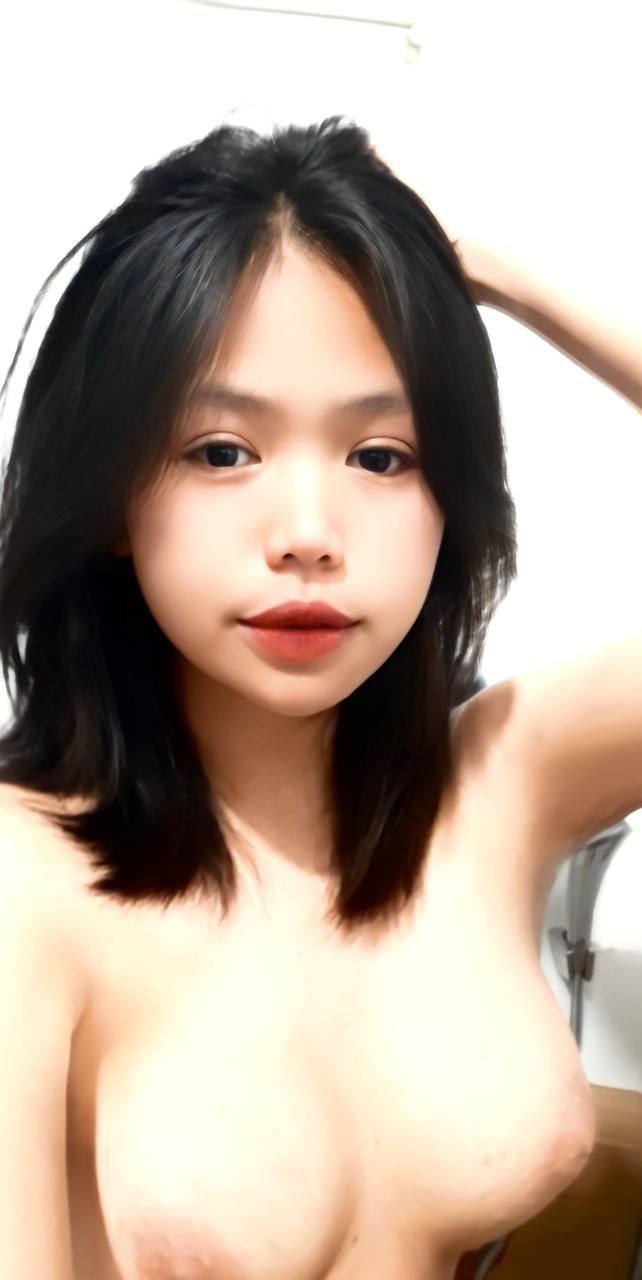 Chẳng trách ham muốn tình dục của tôi lại mạnh mẽ đến vậy. Tôi đã chia tay bạn trai và không ai có thể làm tôi thỏa mãn.